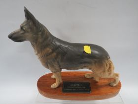 A BESWICK FIGURE OF A GERMAN SHEPHERD DOG