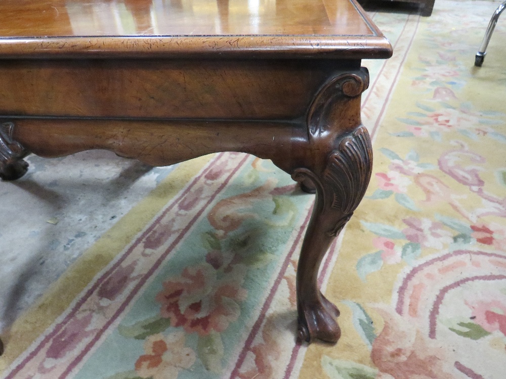 A REPRODUCTION SMALL COFFEE TABLE WITH AN EDWARDIAN TABLE (2) - Image 2 of 2