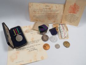 A SELECTION OF MEDALS ETC TO INCLUDE A QE2 CAMPAIGN MEDAL WITH NORTHERN IRELAND BAR, LONG SERVICE
