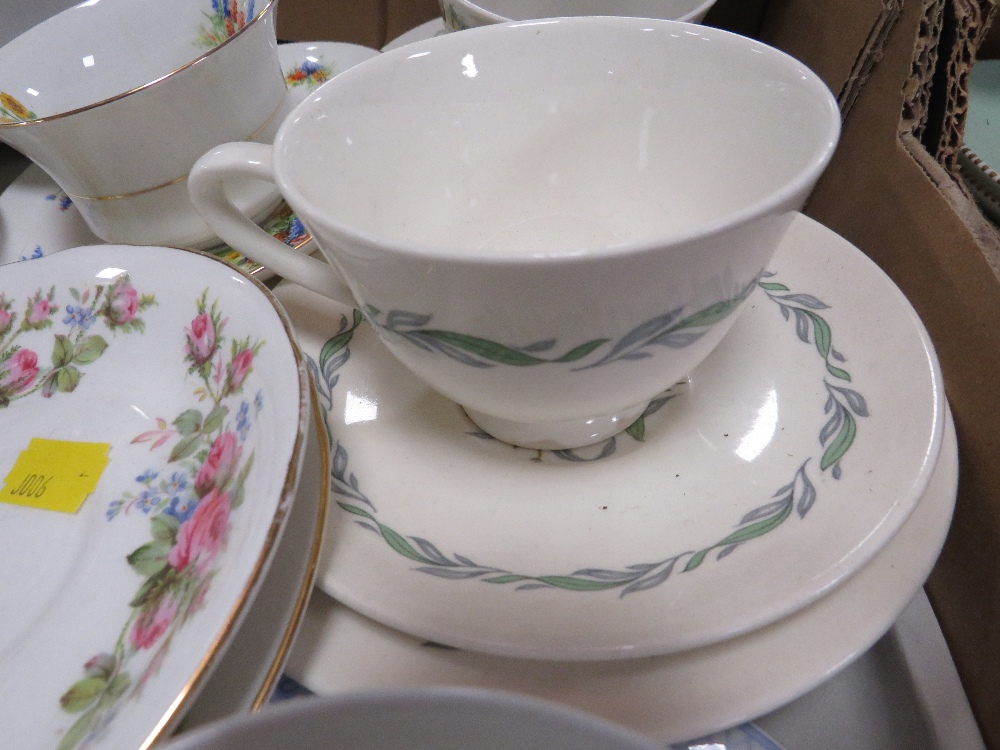 TWO TRAYS OF ASSORTED WEDGWOOD AND OTHER CERAMICS - Image 6 of 7