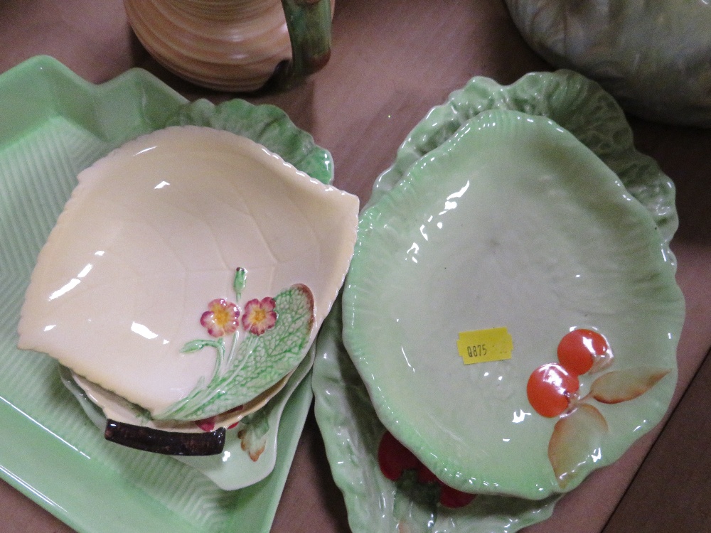 A TRAY OF CERAMICS TO INCLUDE CARLTON WARE AND SYLVAC - Image 4 of 4