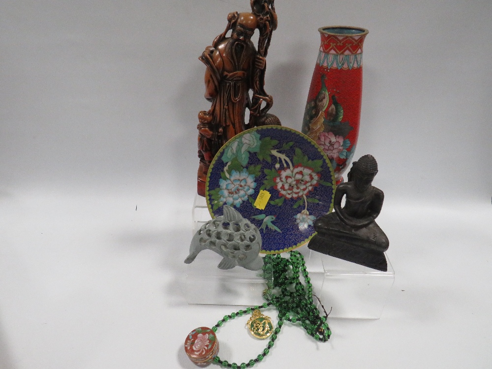 A BOX OF ORIENTAL ITEMS CLOISONNE ETC