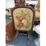 AN ANTIQUE LARGE MAHOGANY FRAMED FIRESCREEN WITH A FLORAL TAPESTRY SCREEN H-141 CM