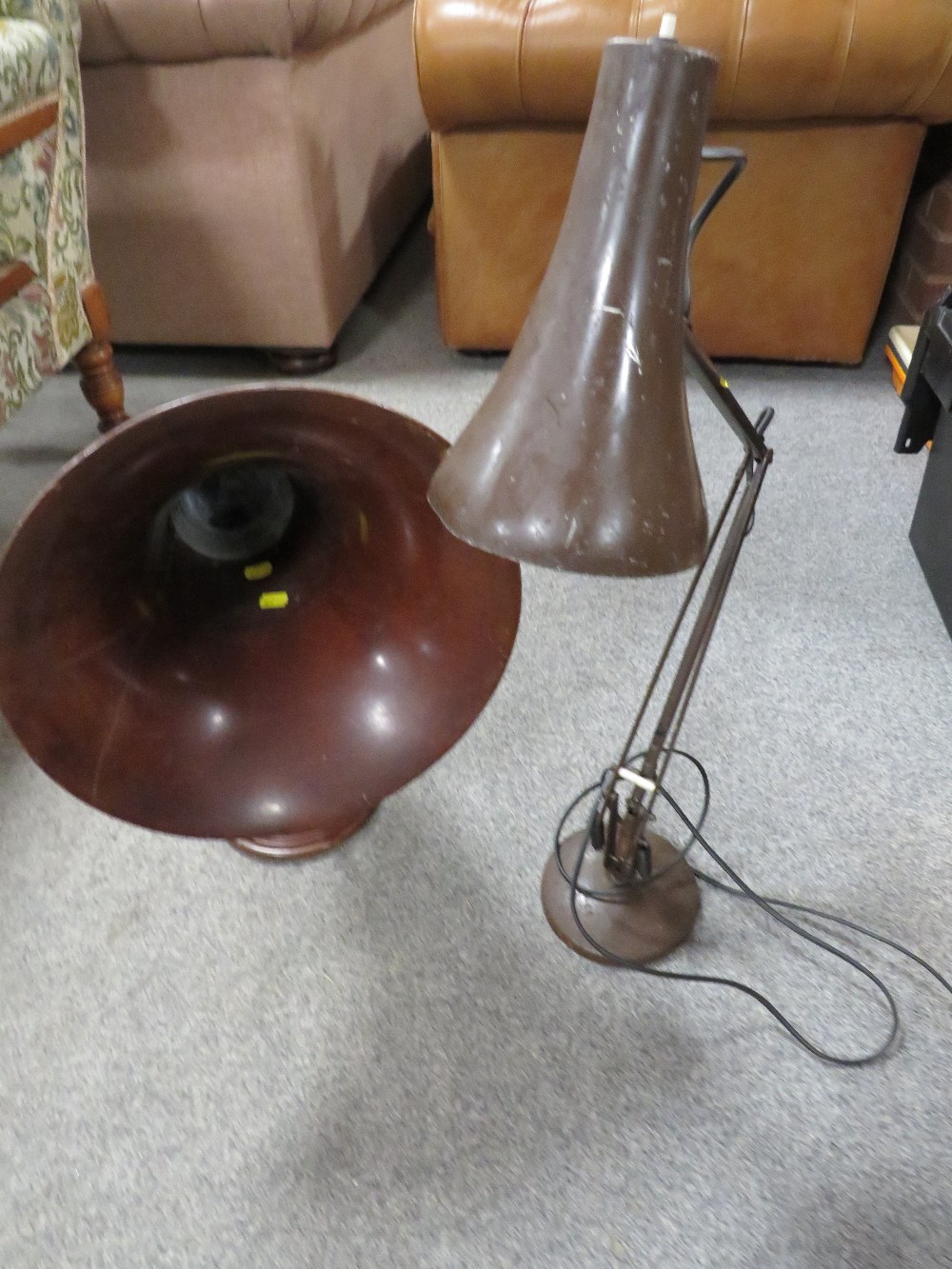 A VINTAGE GRAMOPHONE SPEAKER TOGETHER WITH A VINTAGE ANGLEPOISE LAMP (2) - Image 3 of 3