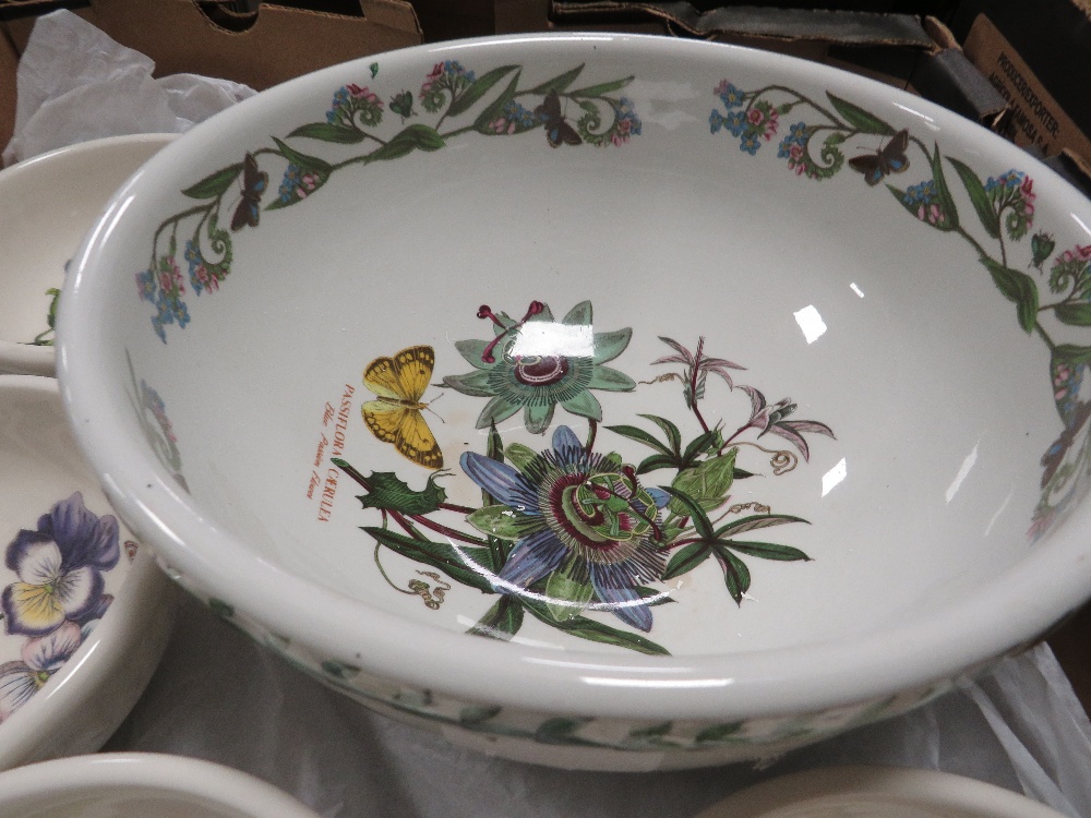 A BOX OF 6 PORTMEIRION BOWLS TOGETHER WITH A LARGE BOWL - Bild 2 aus 4