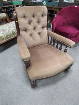 A VICTORIAN MAHOGANY FRAMED GENTLEMAN'S ARMCHAIR