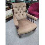 A VICTORIAN MAHOGANY FRAMED GENTLEMAN'S ARMCHAIR