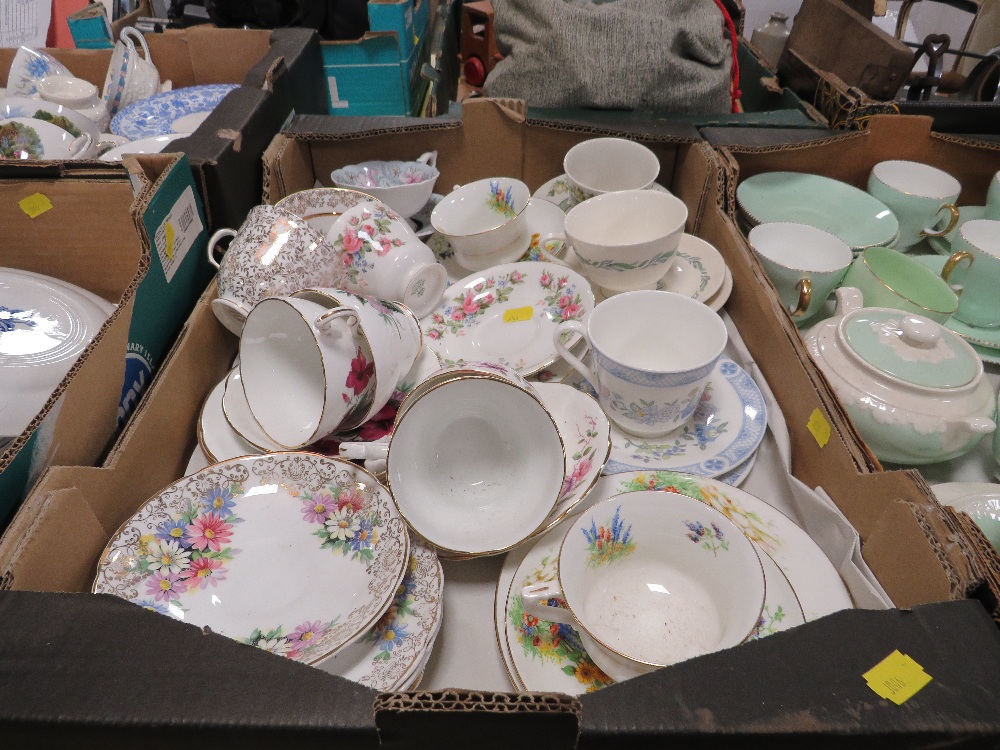 TWO TRAYS OF ASSORTED WEDGWOOD AND OTHER CERAMICS - Image 3 of 7