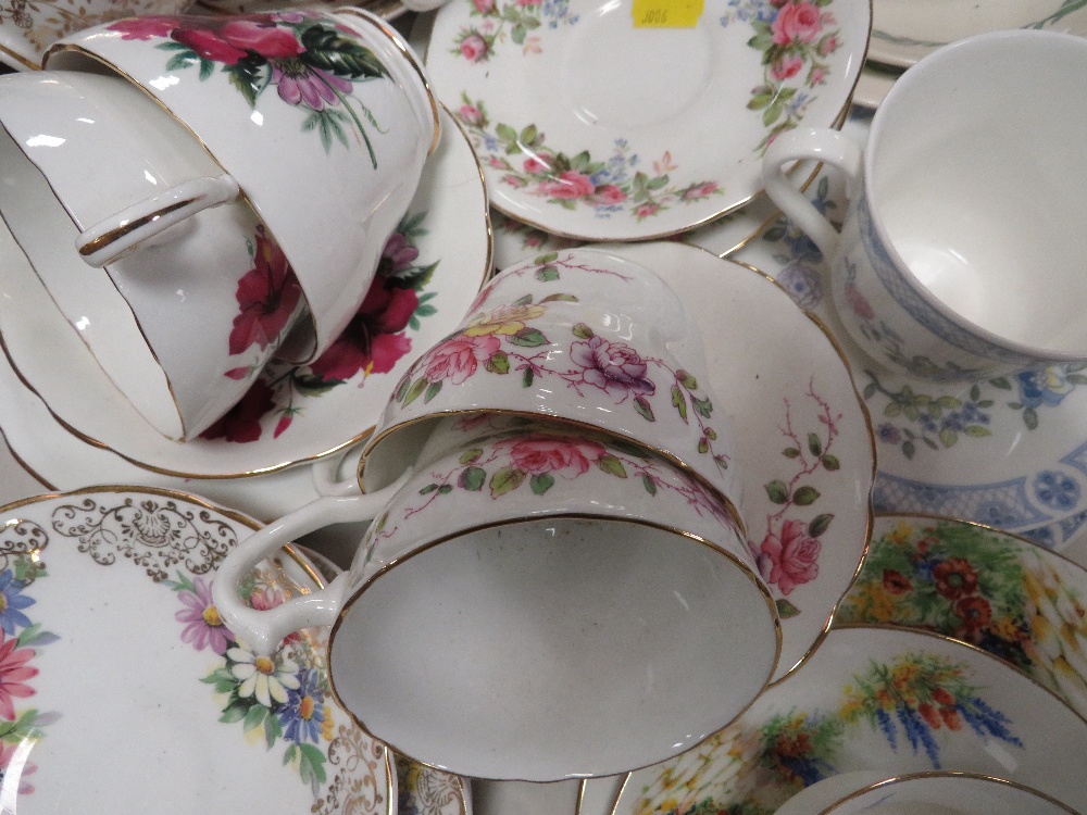 TWO TRAYS OF ASSORTED WEDGWOOD AND OTHER CERAMICS - Image 7 of 7