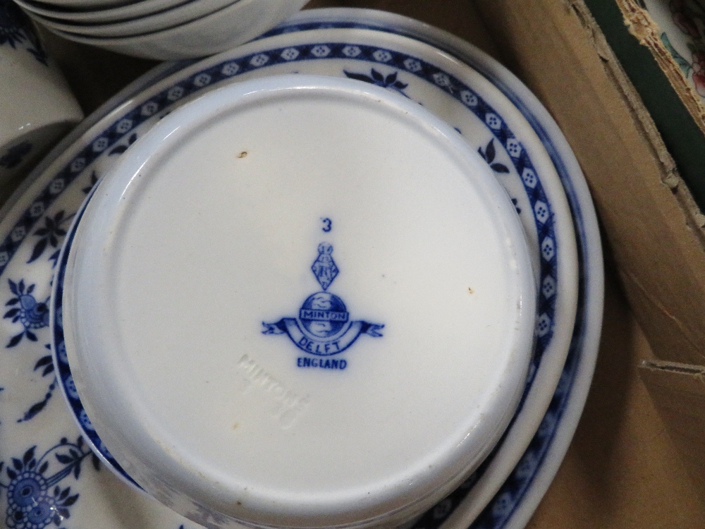 A TRAY OF ASSORTED MINTONS DELFT BLUE AND WHITE CERAMICS - Image 3 of 3