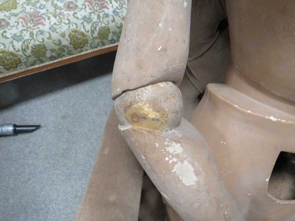 A VINTAGE ARTICULATED MANNEQUIN A/F - Image 2 of 4