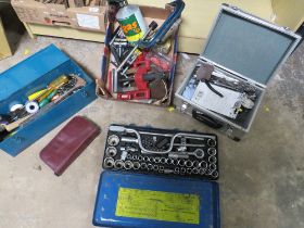 A QUANTITY OF TOOLBOXES AND CONTENTS TO INCLUDE ENGINEERING VICES