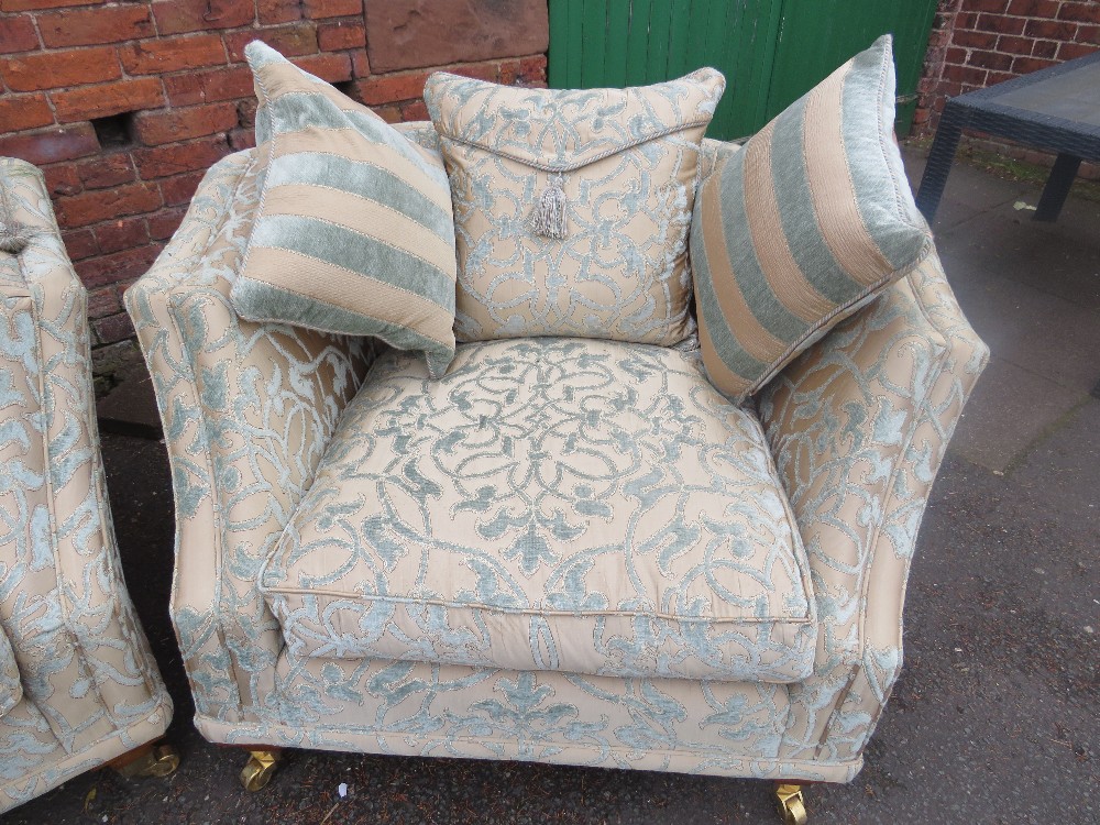 A GOOD QUALITY UPHOLSTERED SILK 3 PIECE SUITE AND 2 STOOLS - Image 2 of 25