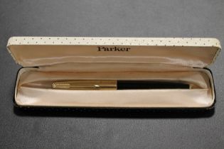 A BOXED PARKER FOUNTAIN PEN