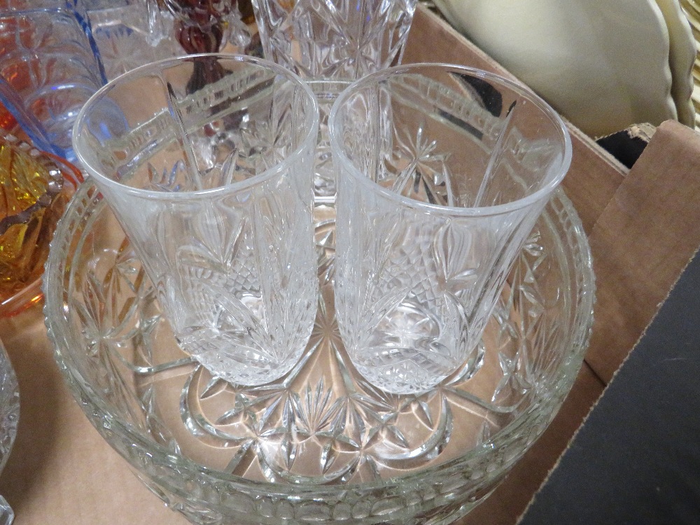 TWO TRAYS OF ASSORTED GLASS WARE - Image 4 of 5