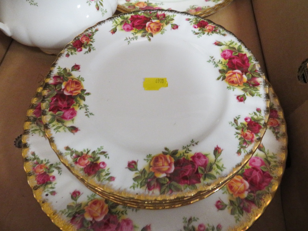 TWO TRAYS OF ROYAL ALBERT OLD COUNTRY ROSES TEA / COFFEE WARE - Image 3 of 7