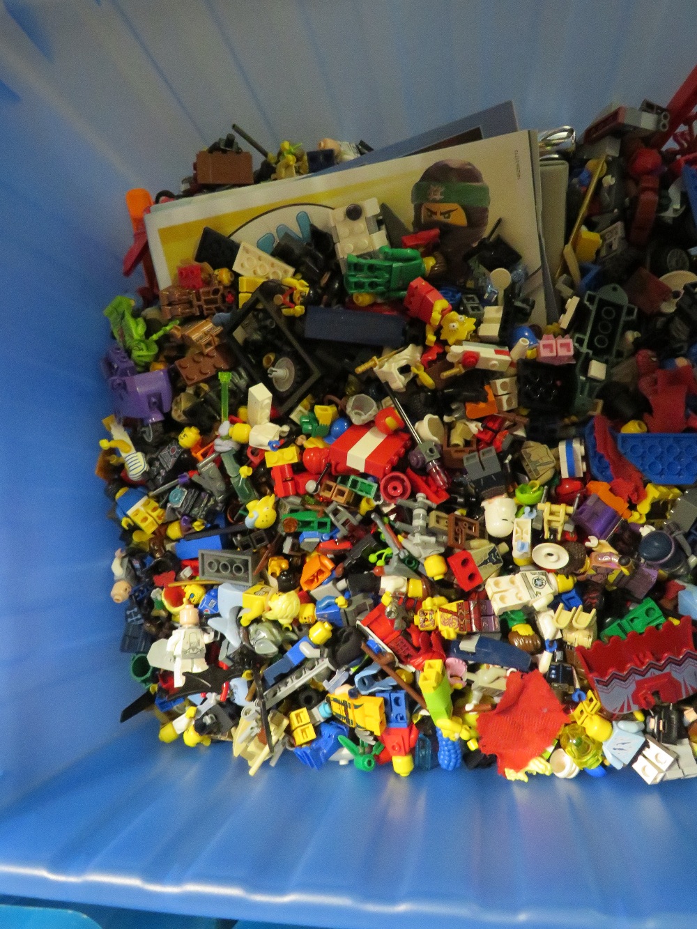 A LARGE QUANTITY OF TOYS OVER SEVERAL BOXES TO INCLUDE LEGO, BATMAN ETC - Image 2 of 7