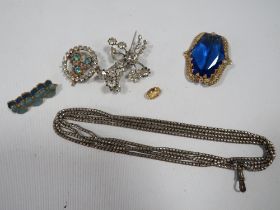 VINTAGE COSTUME JEWELLERY TO INCLUDE MUFF CHAIN, CUFFLINK SET ETC