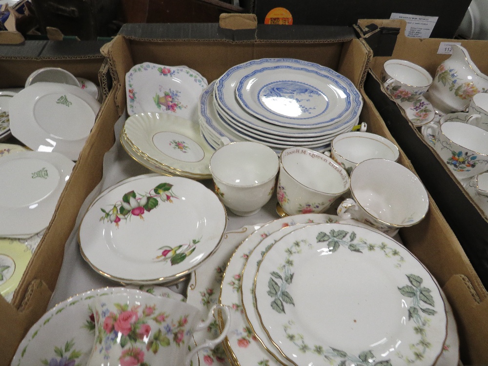 THREE TRAYS OF ASSORTED CERAMICS TO INCLUDE ROYAL ALBERT - Image 2 of 5