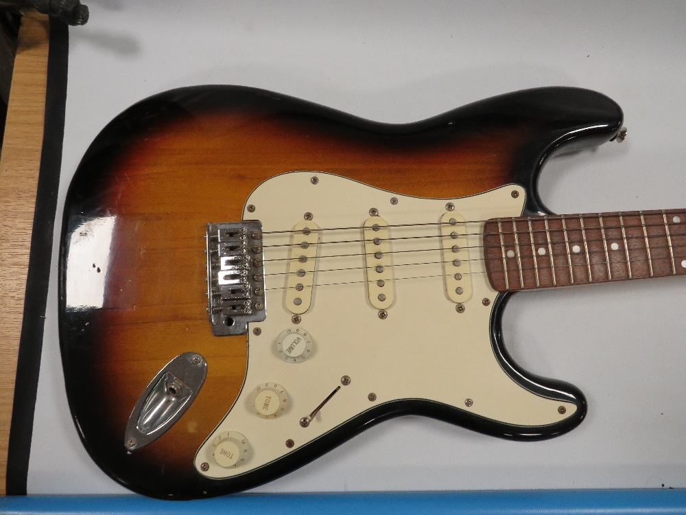 A ENCORE STRAT STYLE ELECTRIC GUITAR - Image 2 of 3