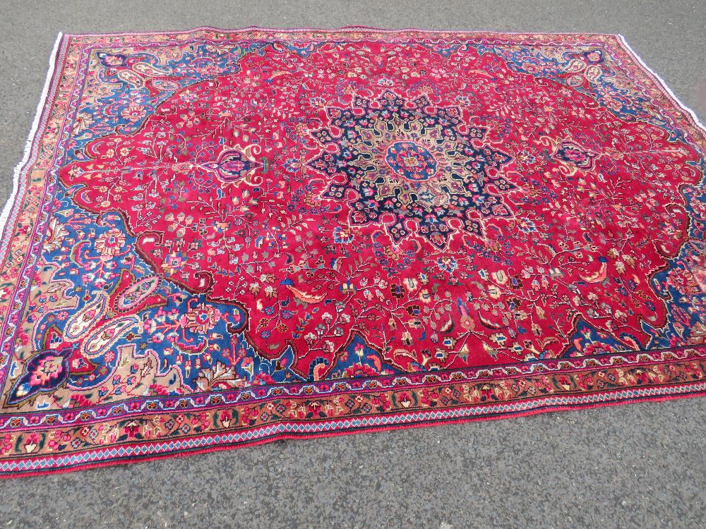 AN ORIENTAL RUG - 330 X 225 CM - Image 3 of 14