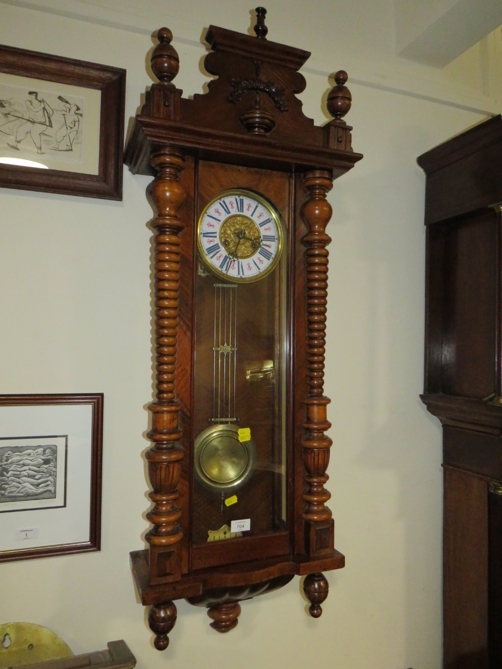 AN ANTIQUE VIENNA WALLCLOCK WITH ENAMELLED DIAL - Image 3 of 5