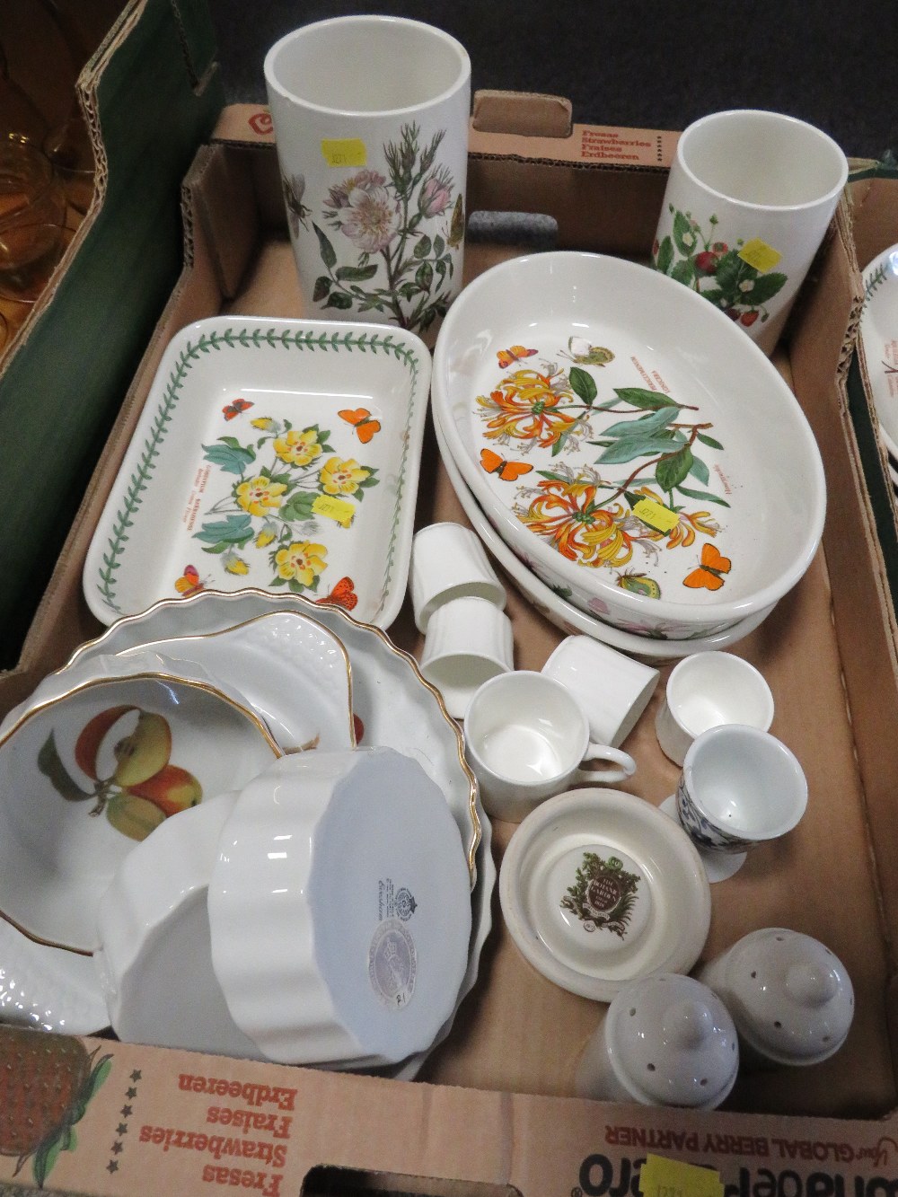 TWO TRAYS OF MOSTLY PORTMEIRION TOGETHER WITH A TRAY OF GLASSWARE - Image 3 of 4