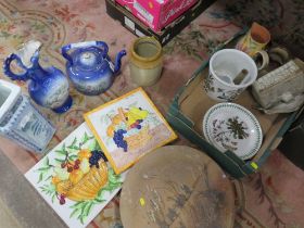 A TRAY OF ASSORTED CERAMICS TO INCLUDE A PORTMEIRION PLANTER