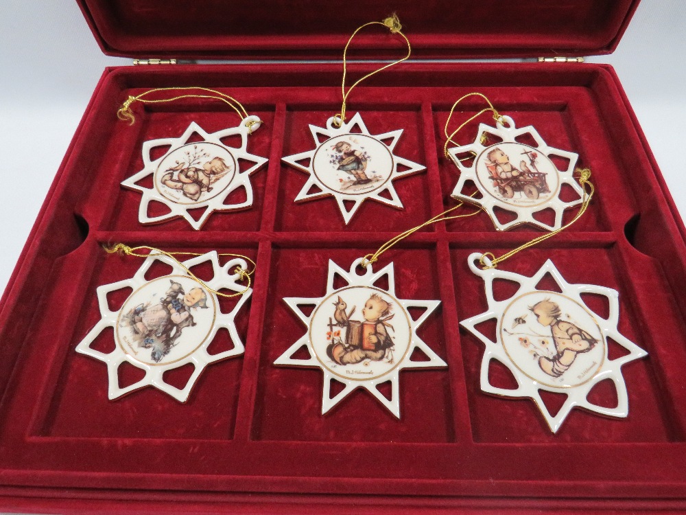 A PRESENTATION CASE OF 12 M.J. HUMMEL PORCELAIN CHRISTMAS TREE DECORATIONS - Image 2 of 6