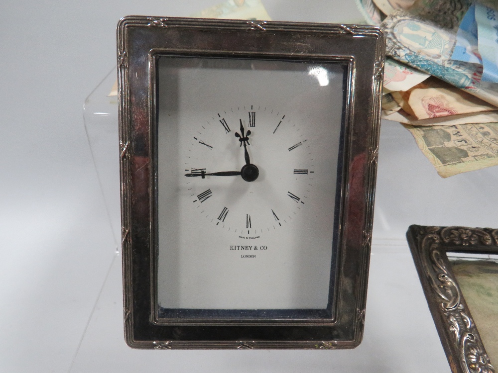 A SMALL HALLMARKED SILVER PHOTO FRAME TOGETHER WITH WHITE METAL FRAMED DESK CLOCK AND A COLLECTION - Image 3 of 4