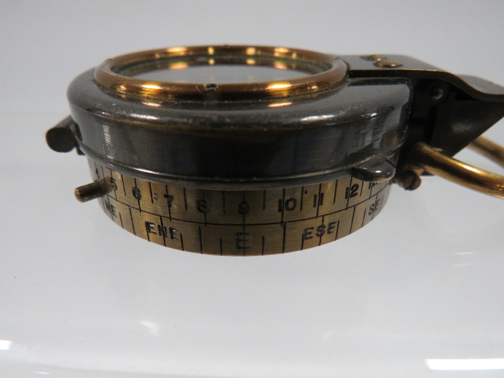 AN ANTIQUE MILITARY COMPASS - Image 2 of 4