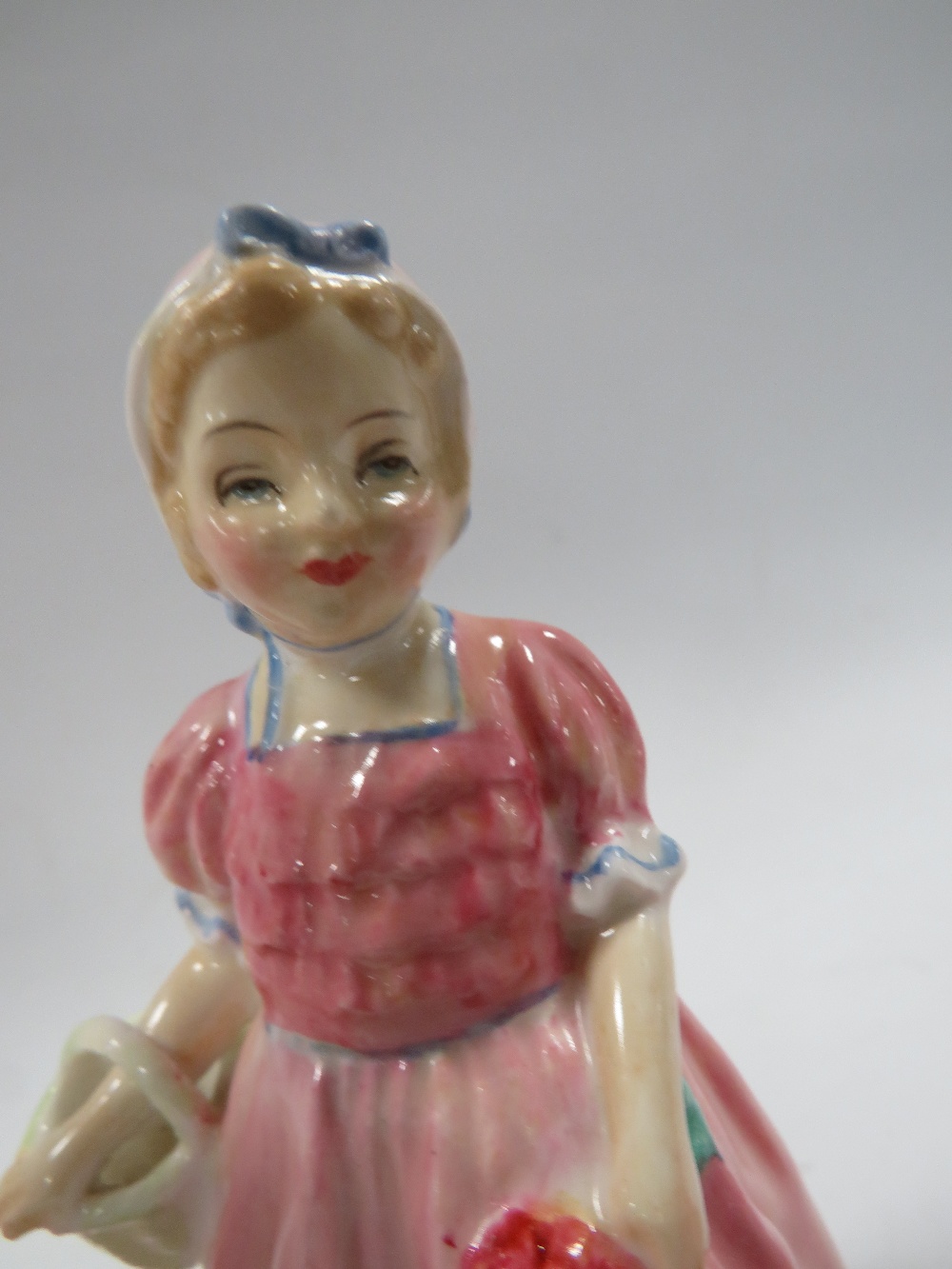 FOUR SMALL ROYAL DOULTON FIGURINES TO INCLUDE "CISSIE" - Image 3 of 7