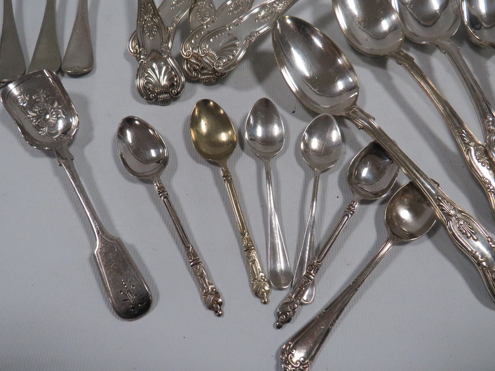 A COLLECTION OF SILVERPLATED WARE TO INCLUDE KINGS PATTERN EXAMPLE - Image 5 of 6