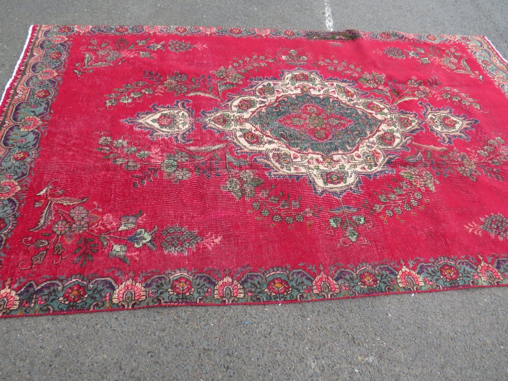 AN ORIENTAL PERSIAN RUG - 315 X 185 CM - Image 6 of 10