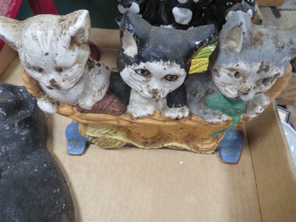 A TRAY OF CAST IRON TO INCLUDE A BLACK CAT DOORSTOP ETC - Image 5 of 5