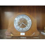 A VINTAGE SMITHS MANTLE CLOCK WITH KEY A/F