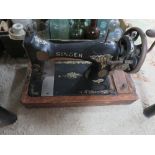 A CASED VINTAGE SINGER SEWING MACHINE NUMBER F3902097 A/F