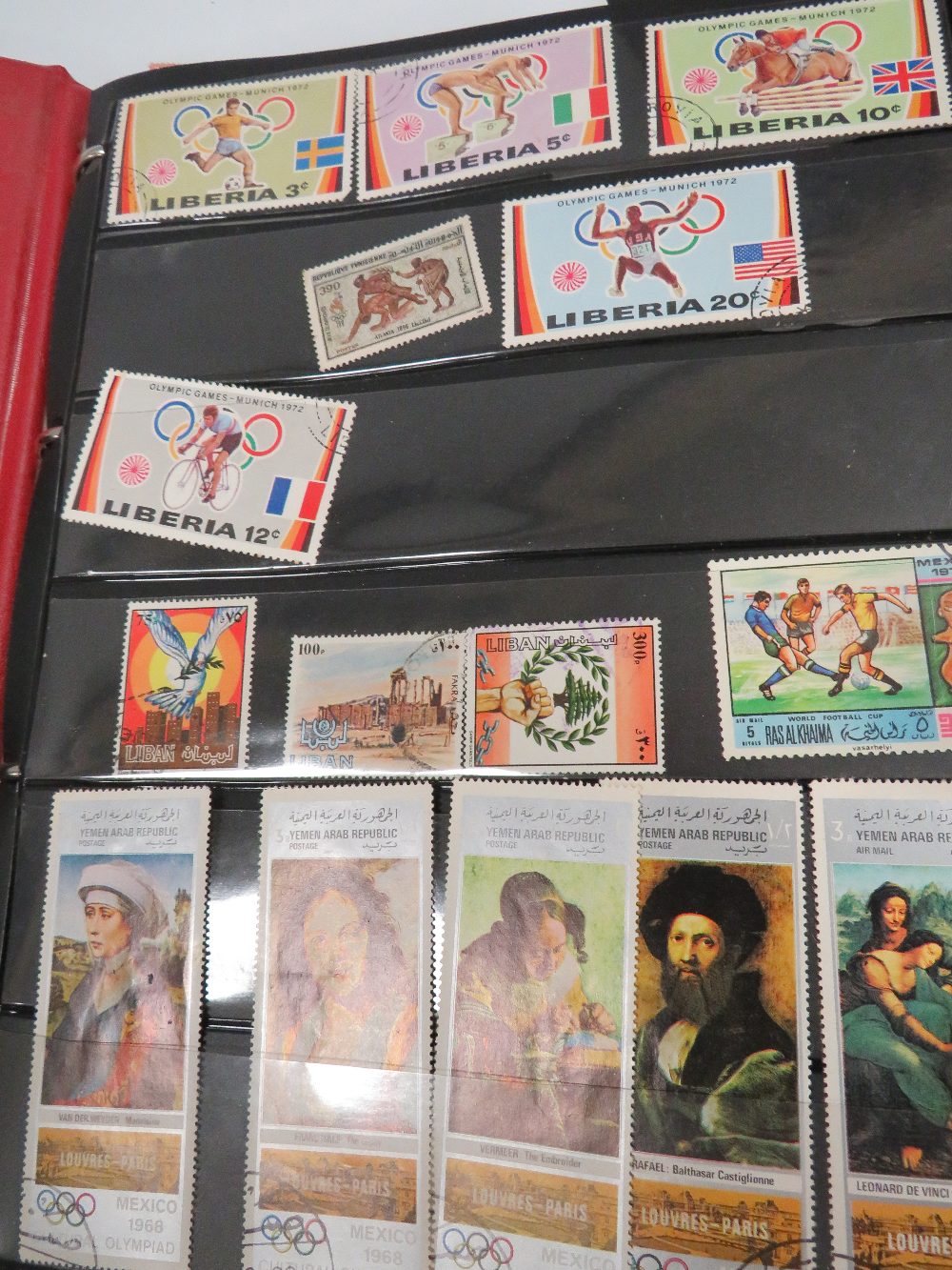 A STAMP COLLECTION IN TWO FOLDERS INCLUDING LOOSE STAMPS - Image 5 of 5