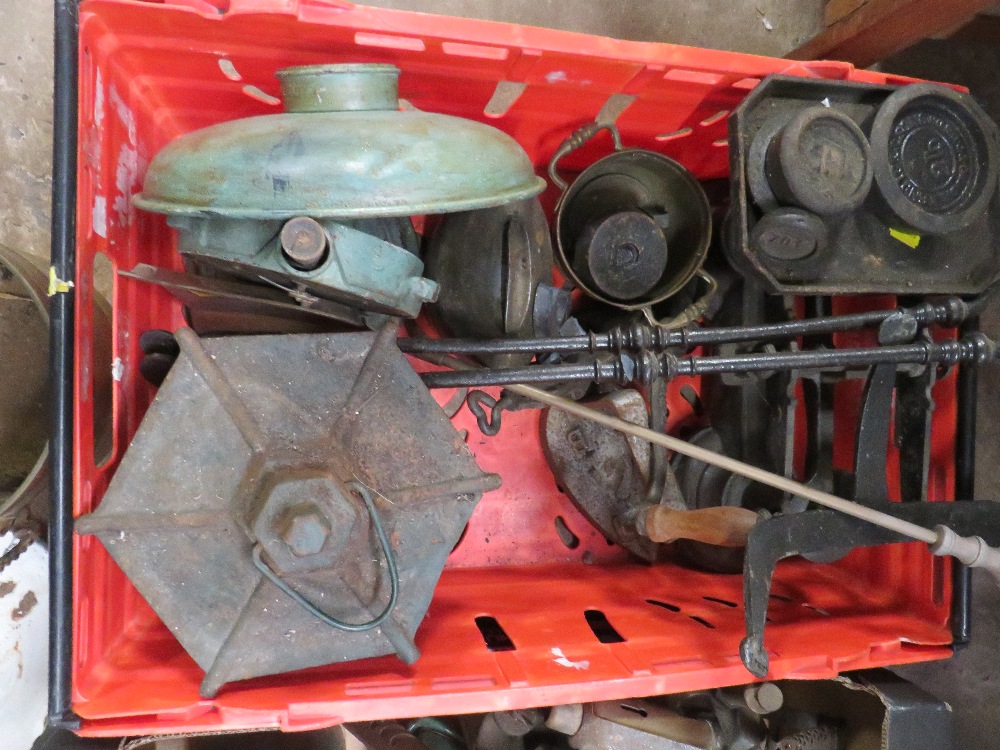 A SELECTION OF WEIGHING SCALES AND COPPER & BRASS ITEMS TO INCLUDE A PARAFFIN BLOW TORCHES ETC - Image 2 of 5