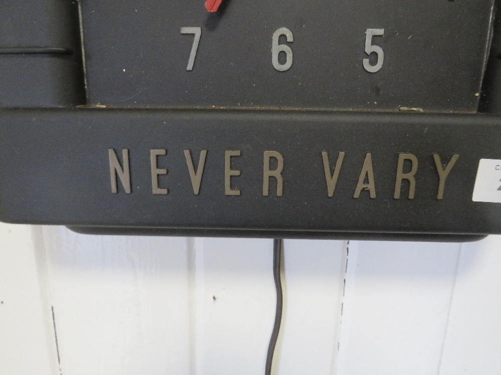 A VINTAGE CRAVEN A SMITH SECTRIC NEVER VARY ELECTRIC ADVERTISING WALL CLOCK (UNCHECKED) - Image 2 of 3