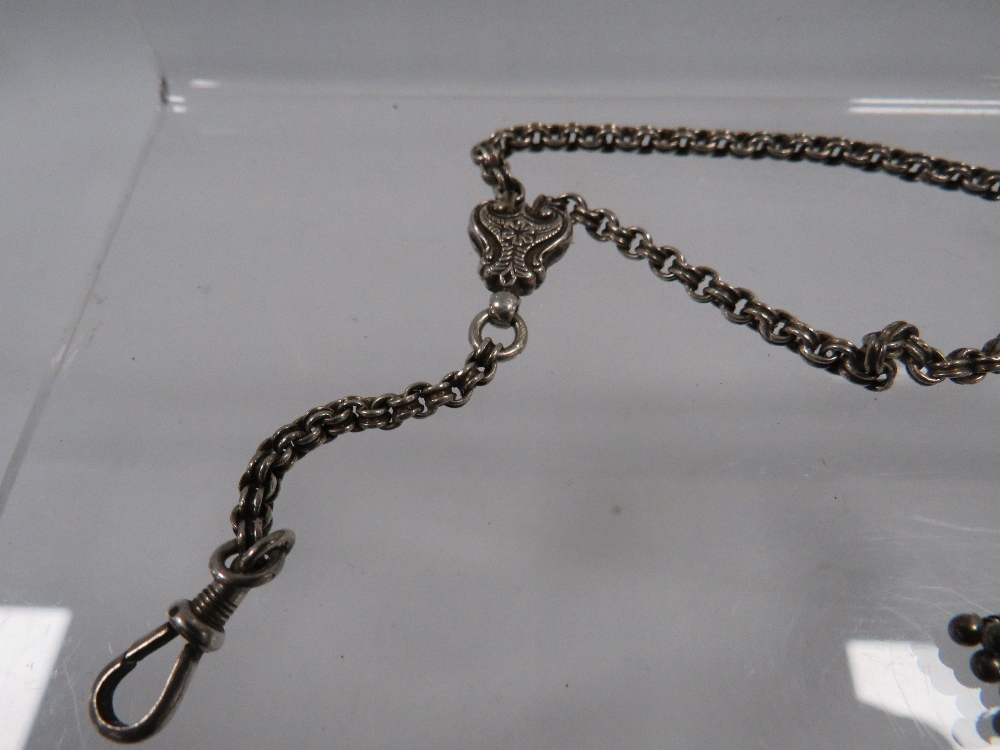 A VICTORIAN TYPE SILVER LADIES ALBERTINA WATCH CHAIN - Image 3 of 3