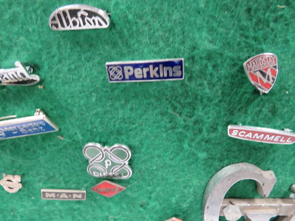 A COLLECTION OF ENABLES CAR PIN BADGES, PLAQUES ETC - Image 3 of 5