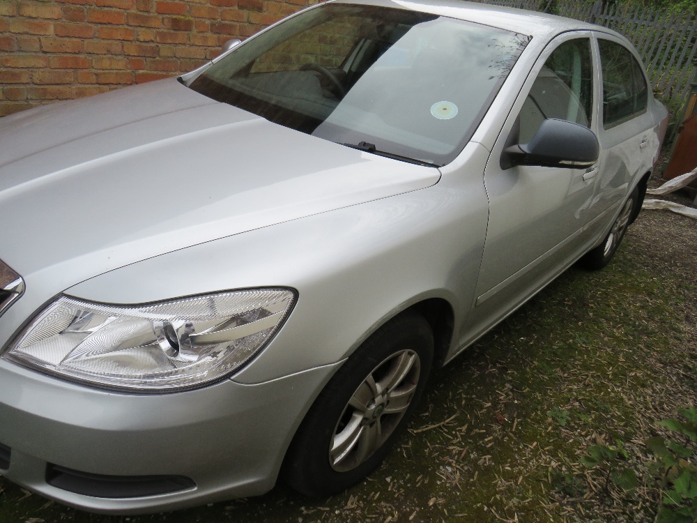 A 2012 SILVER 1.6L DIESEL SKODA OCTAVIA 'BK12 ZLN', LOG BOOK, ONE KEY, CURRENTLY SORN, MILEAGE AS - Image 2 of 10