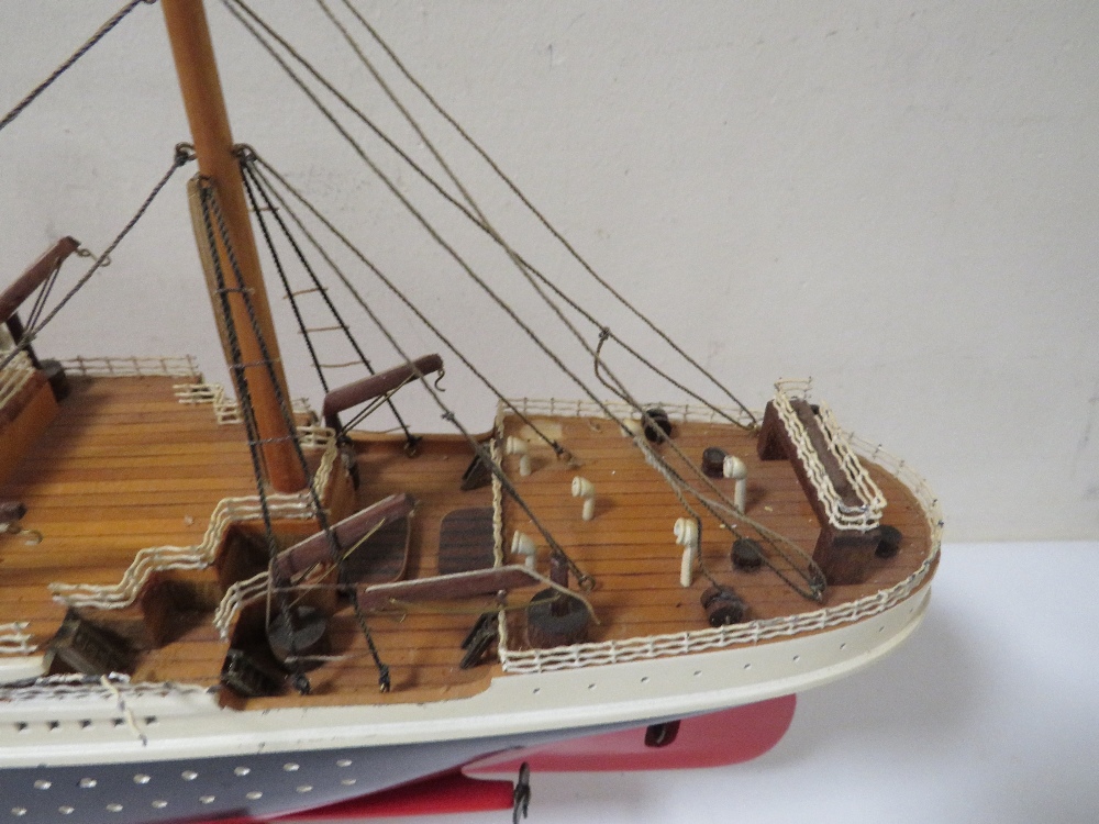 A SCRATCH BUILT MODEL OF THE TITANIC - Image 5 of 6
