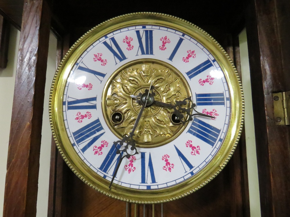 AN ANTIQUE VIENNA WALLCLOCK WITH ENAMELLED DIAL - Image 5 of 5