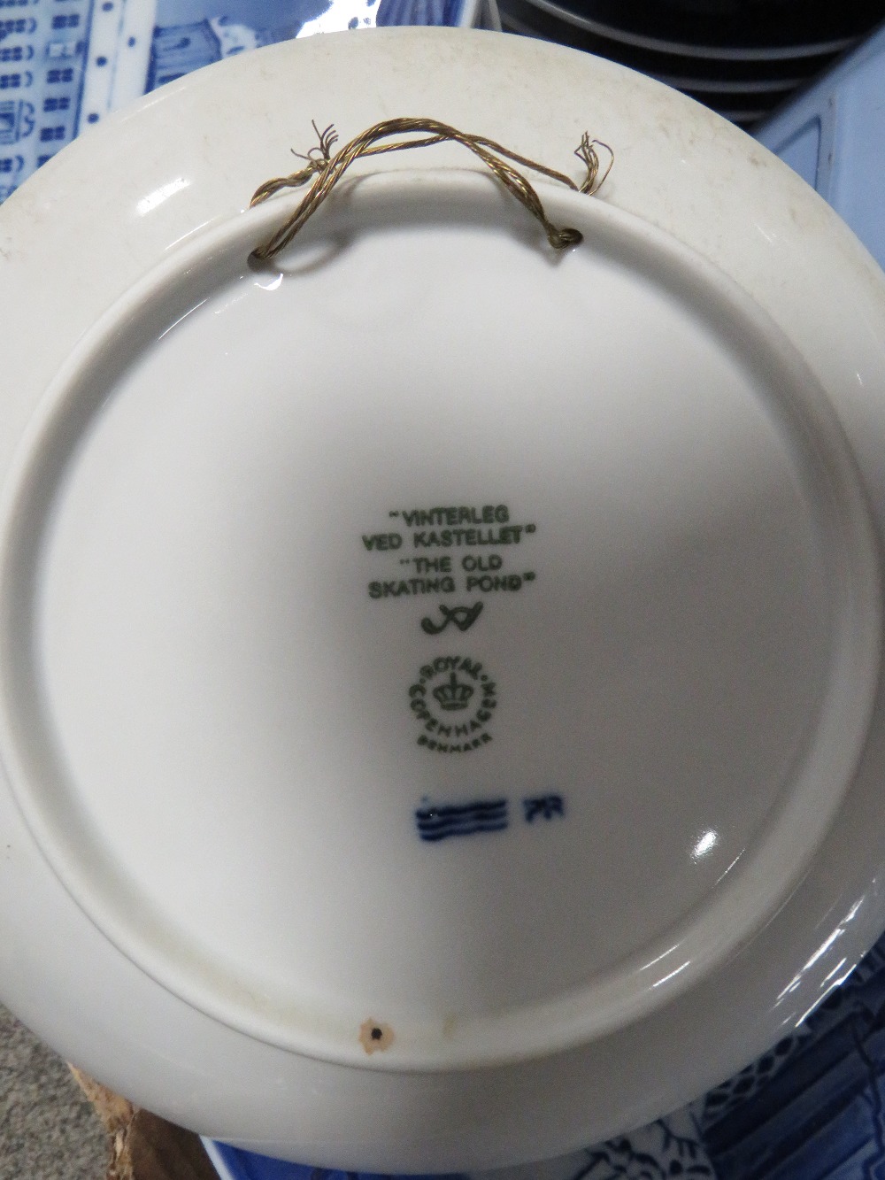 A TRAY OF MOSTLY ROYAL COPENHAGEN CHRISTMAS PLATES TOGETHER WITH A TRAY OF CUPS, PLATES ETC (2) - Image 3 of 5