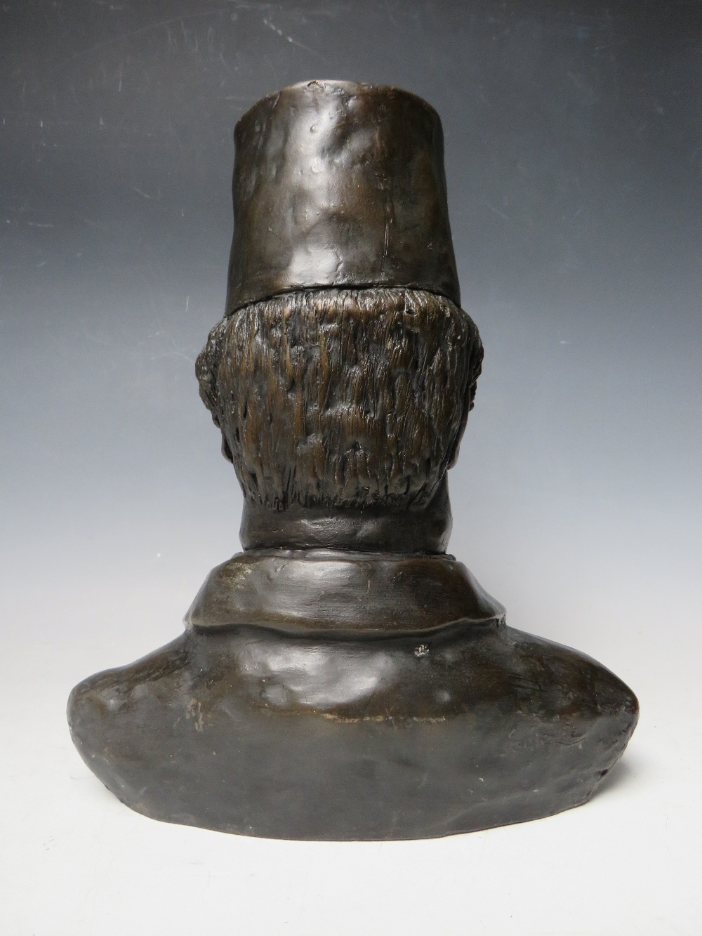 A KEITH LEE SCULPTURE / BUST OF TOMMY COOPER APPROX H 31 CM - Image 2 of 5