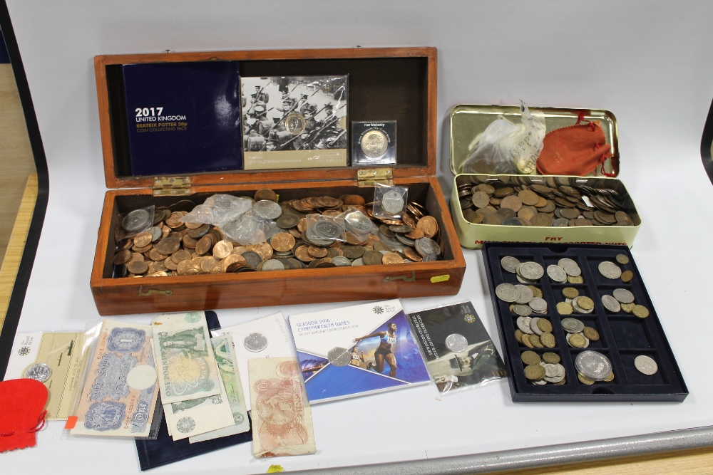 A COLLECTION OF MAINLY BRITISH COINS, LOOSE AND ALSO IN GIFT PACKS