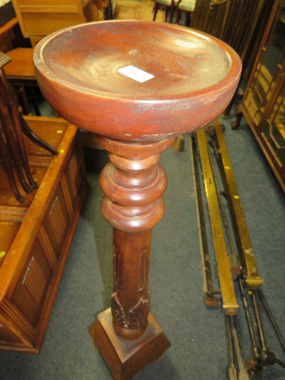 A VINTAGE CARVED WOODEN STAND H- CM - Image 2 of 3