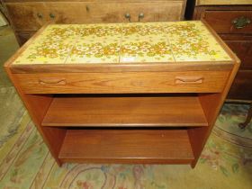 A MID CENTURY G-PLAN TEAK TILE TOP TABLE UNIT W-85 CM